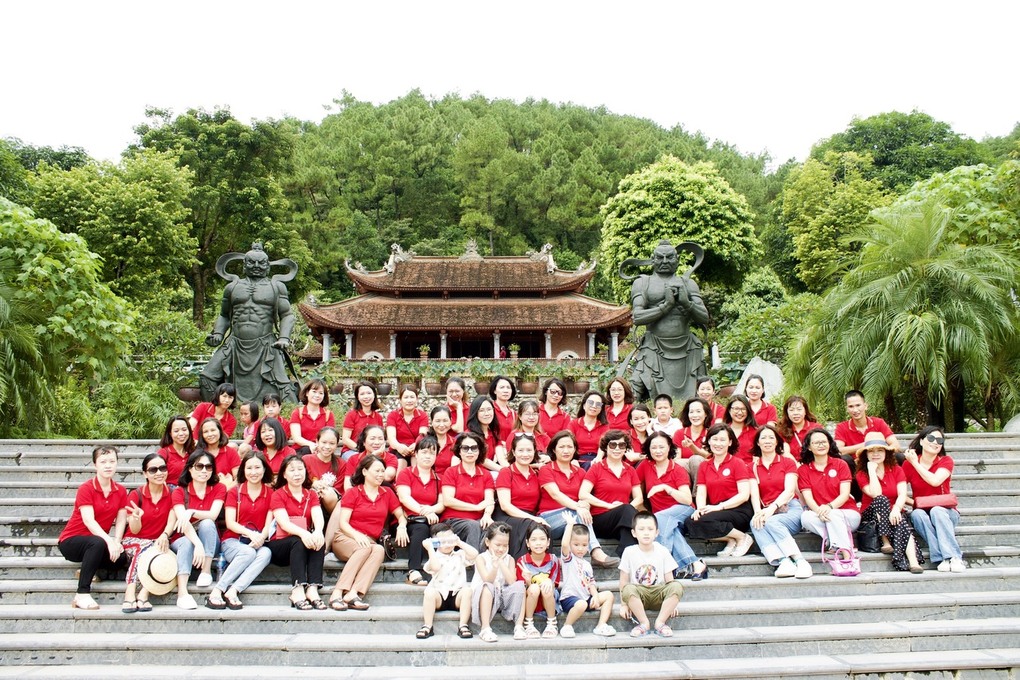 Chuyến tham quan dã ngoại Ninh Bình gắn kết, yêu thương của đội ngũ cán bộ giáo viên, nhân viên trường Tiểu học Thành Công A