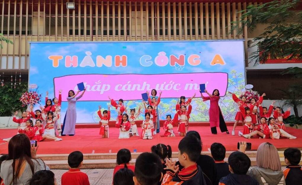 Khối 3 hào hứng tham gia hội thi “NÉT ĐẸP THẦY VÀ TRÒ” chào mừng 41 năm ngày Nhà giáo Việt Nam 20/11